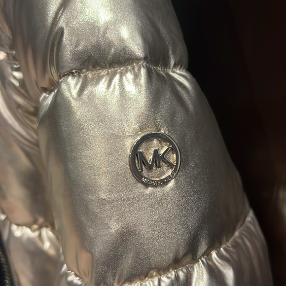 Michael Kors - Picture 2 of 7